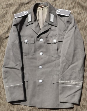 wr223s.jpg (5379 bytes)